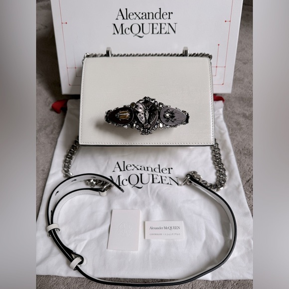 Alexander McQueen💥RARE💥Small Butterfly Knuckle Leather Shoulder Bag - Picture 8 of 16